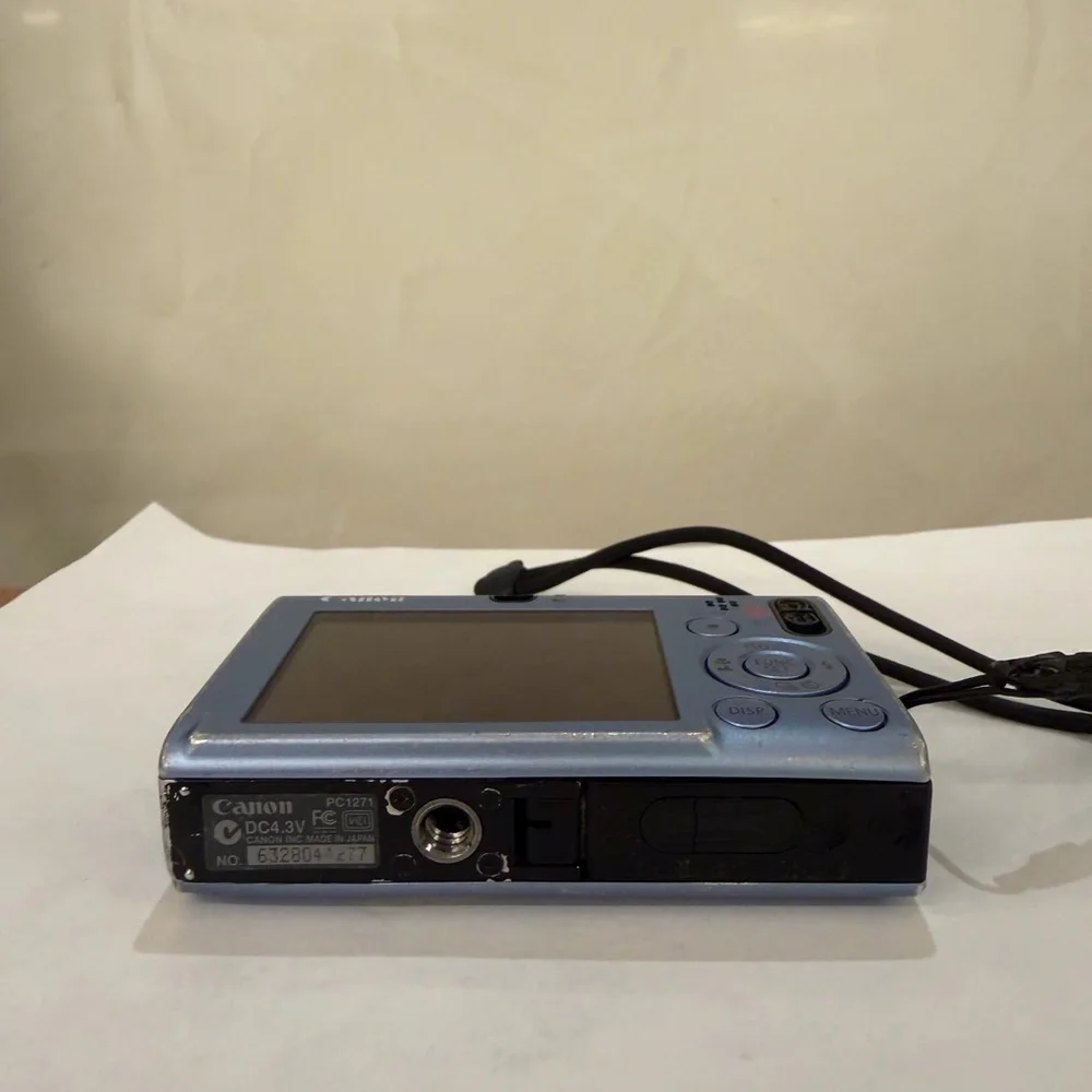 Canon PowerShot SD1100 IS Digital Camera - Blue